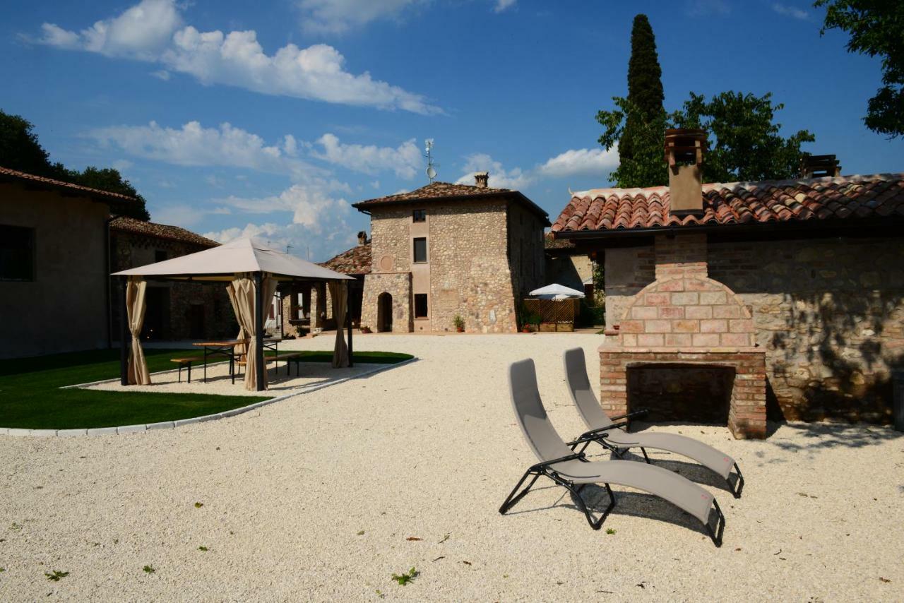 Corte Davini Agriturismo Monzambano Extérieur photo